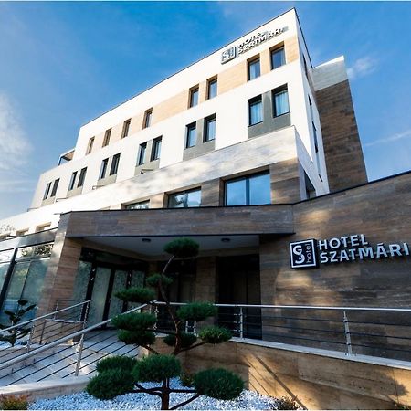 Hotel Szatmári Jászberény Extérieur photo