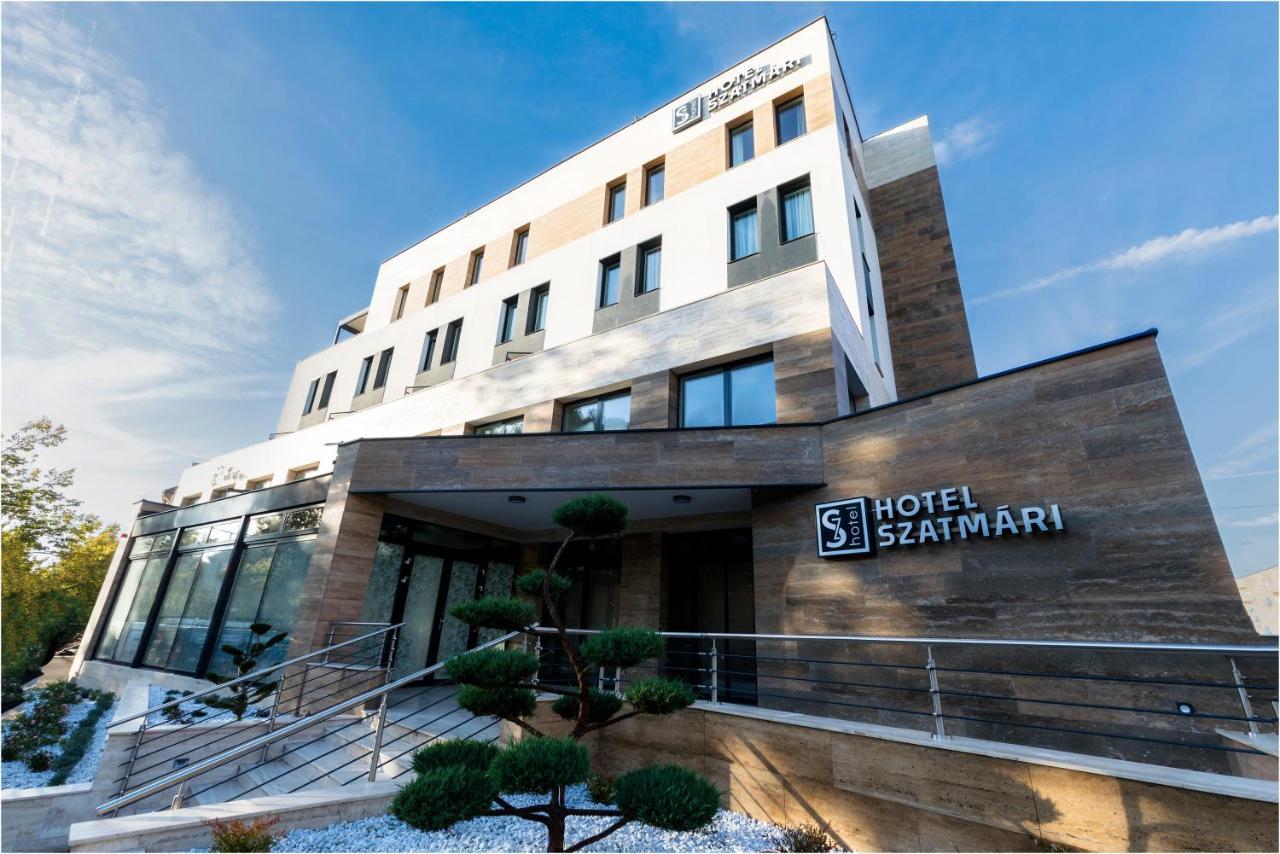 Hotel Szatmári Jászberény Extérieur photo