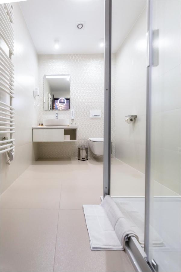 Hotel Szatmári Jászberény Extérieur photo
