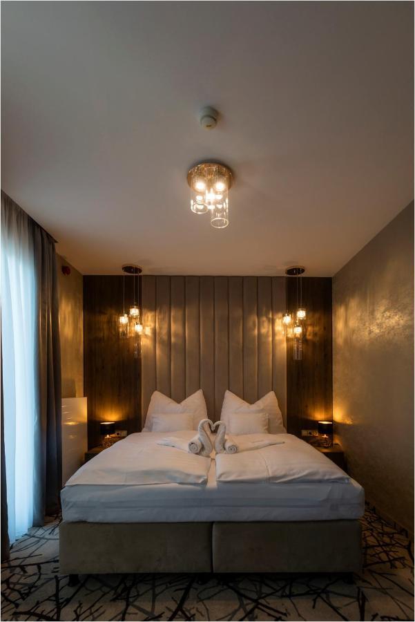 Hotel Szatmári Jászberény Extérieur photo