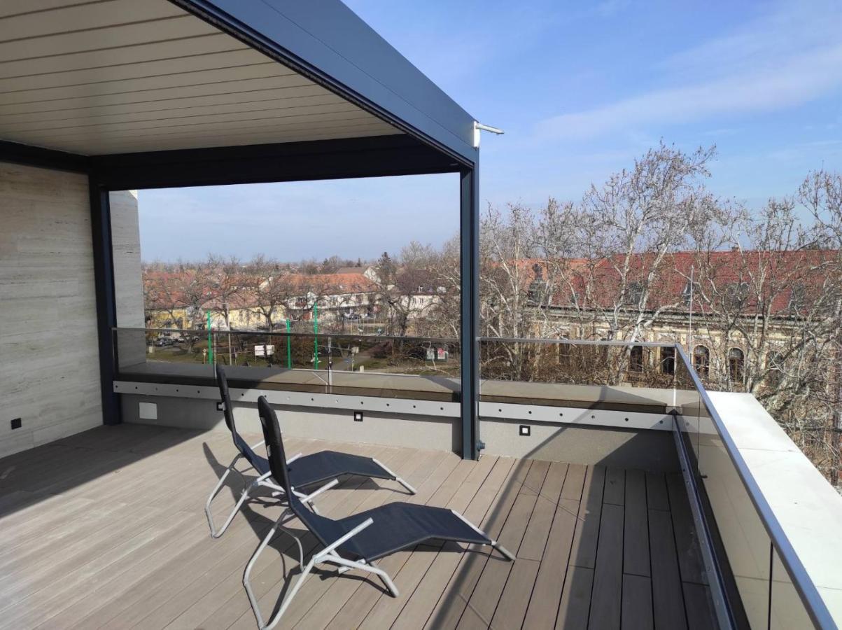 Hotel Szatmári Jászberény Extérieur photo
